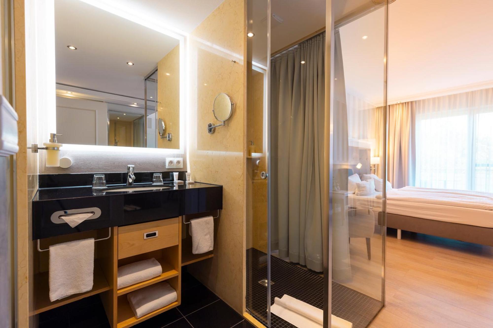 Resort Hotel IV Jahreszeiten Zingst Kültér fotó